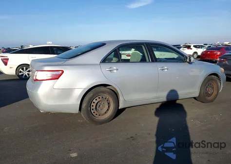 2007 Toyota Camry Le z USA, uszkodzony, nr VIN 4T1BK46K67U557822